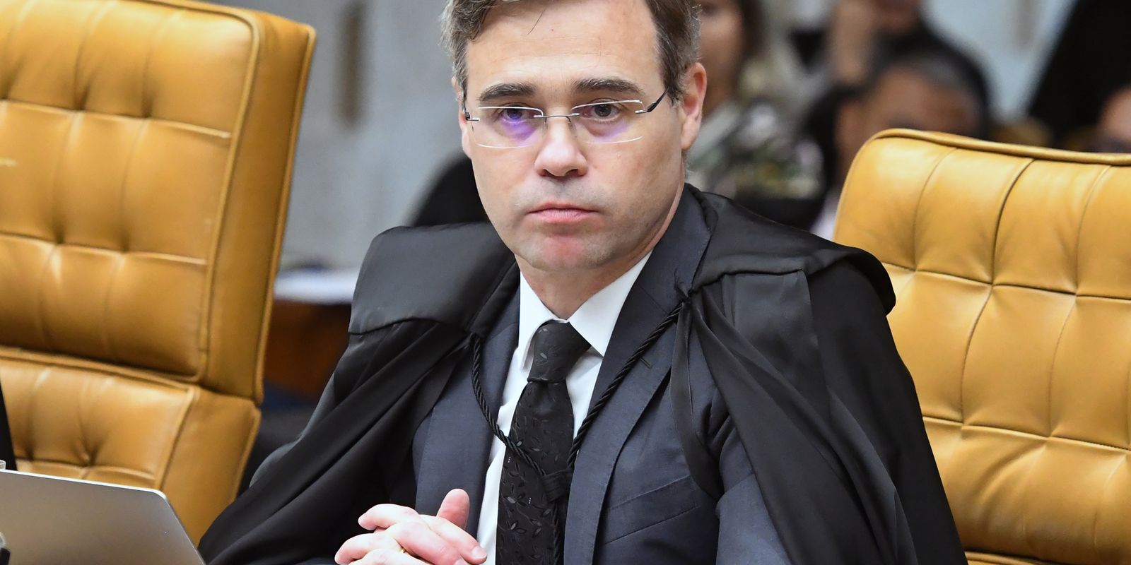 Mendonça abre investigação sobre vazamento de conversas de Vorcaro