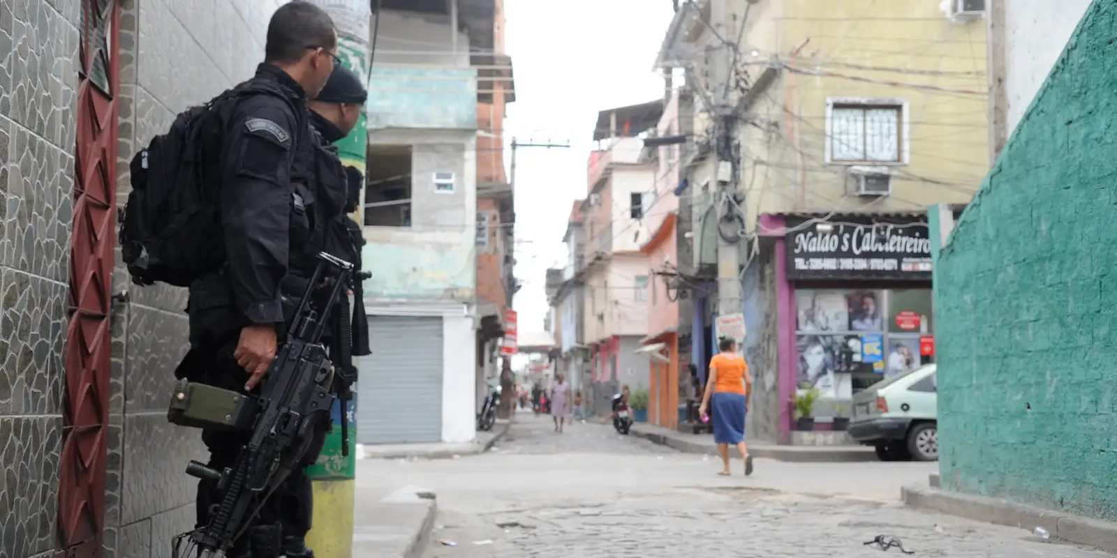 Governo do RJ terá que entregar vídeos da Operação Contenção em mídias