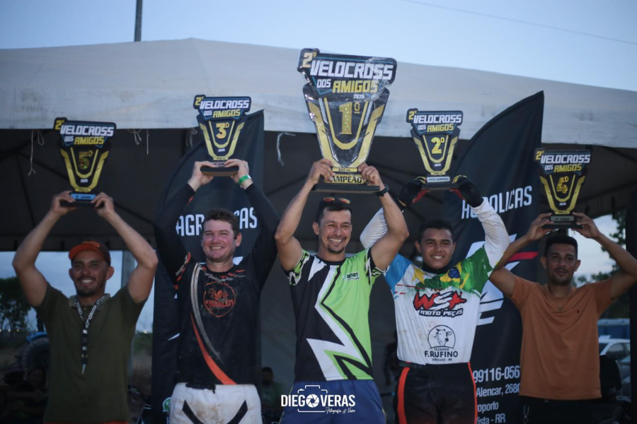 Velocross dos Amigos tem casa cheia e muita adrenalina no Pedra Pintada, com vitórias dos pilotos do AM e RR sob atração nacional Voador