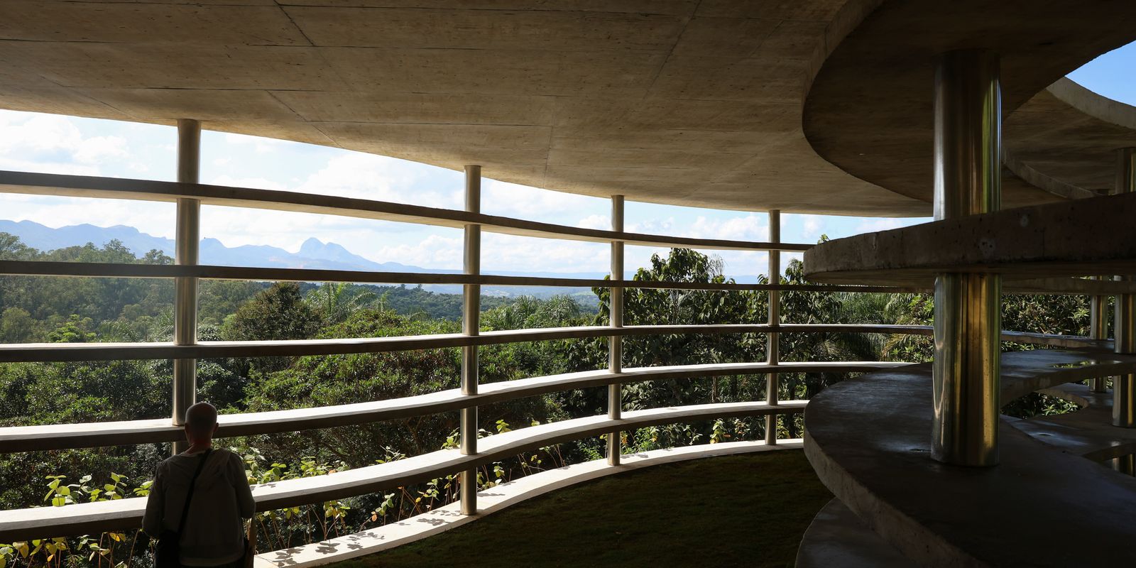 Inhotim celebra 20 anos com inauguração de três novas obras