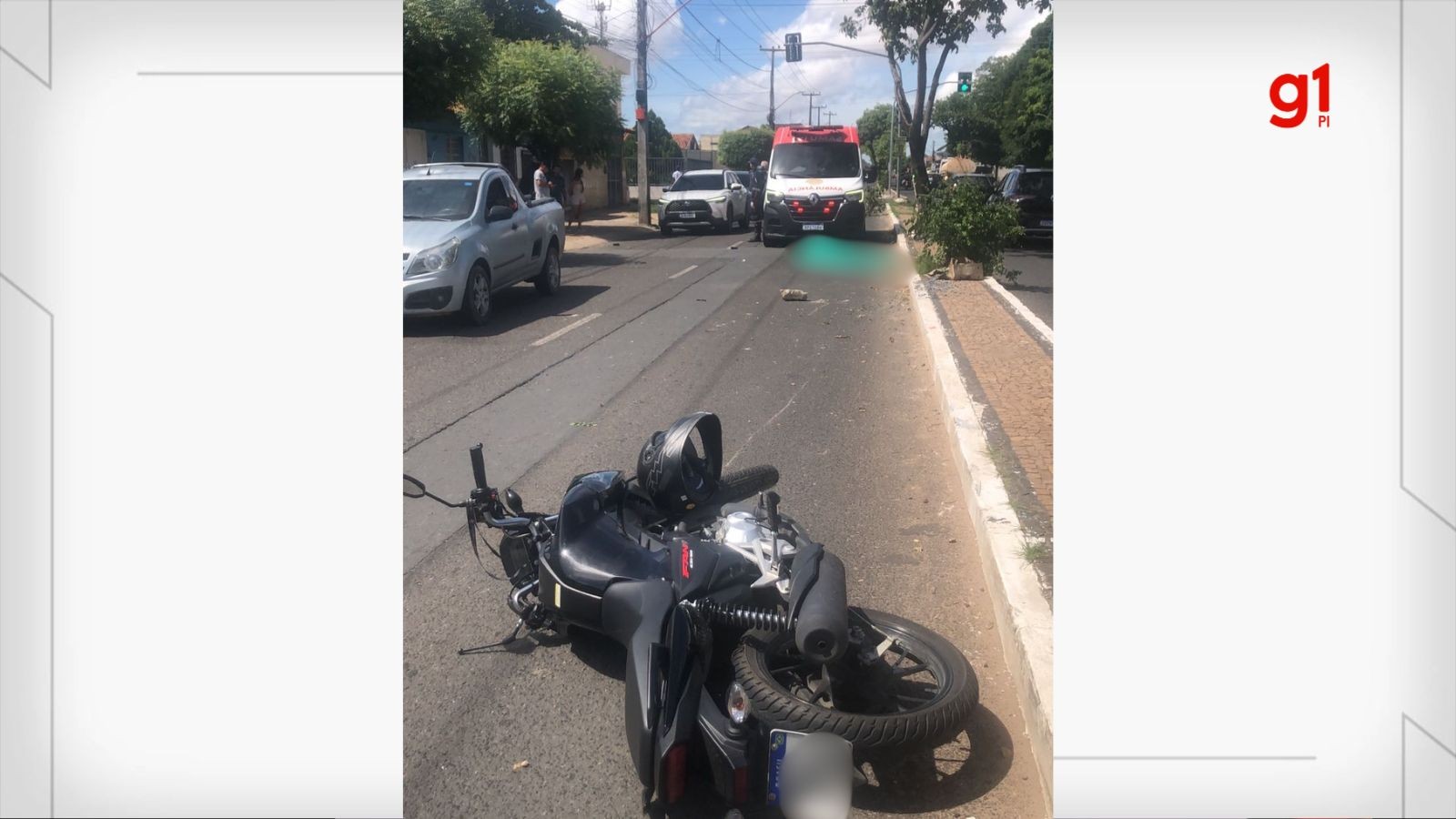 Motociclista morre após perder controle e bater em árvore em avenida de Teresina
