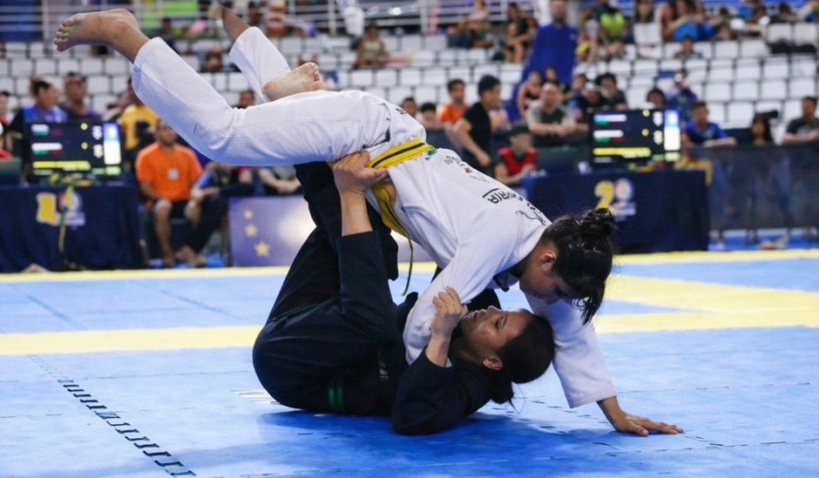 Surreal: Lutadora roraimense de jiu-jitsu de 14 anos de idade luta desde os três anos e nunca perdeu na categoria