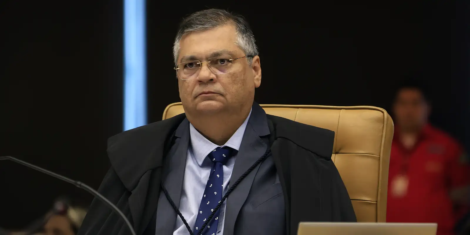 Flávio Dino mantém afastamento de Mário Neto em Macapá