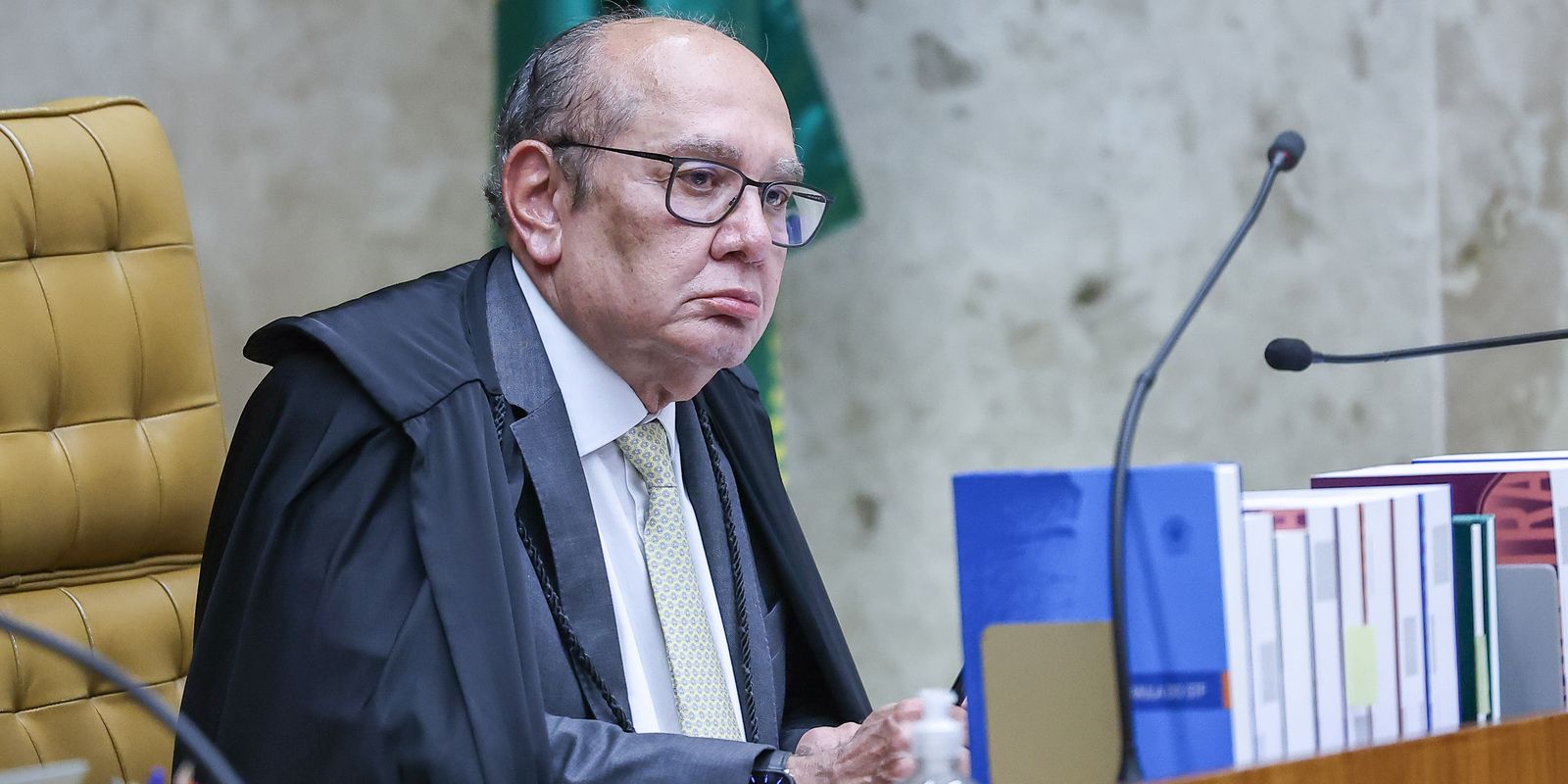 Gilmar Mendes pede cautela sobre áudios de Flávio Bolsonaro