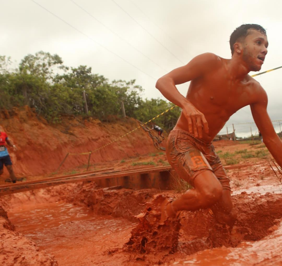 Evento de corrida com obstáculos reúne mais de 380 atletas e 12 equipes no município de Caroebe