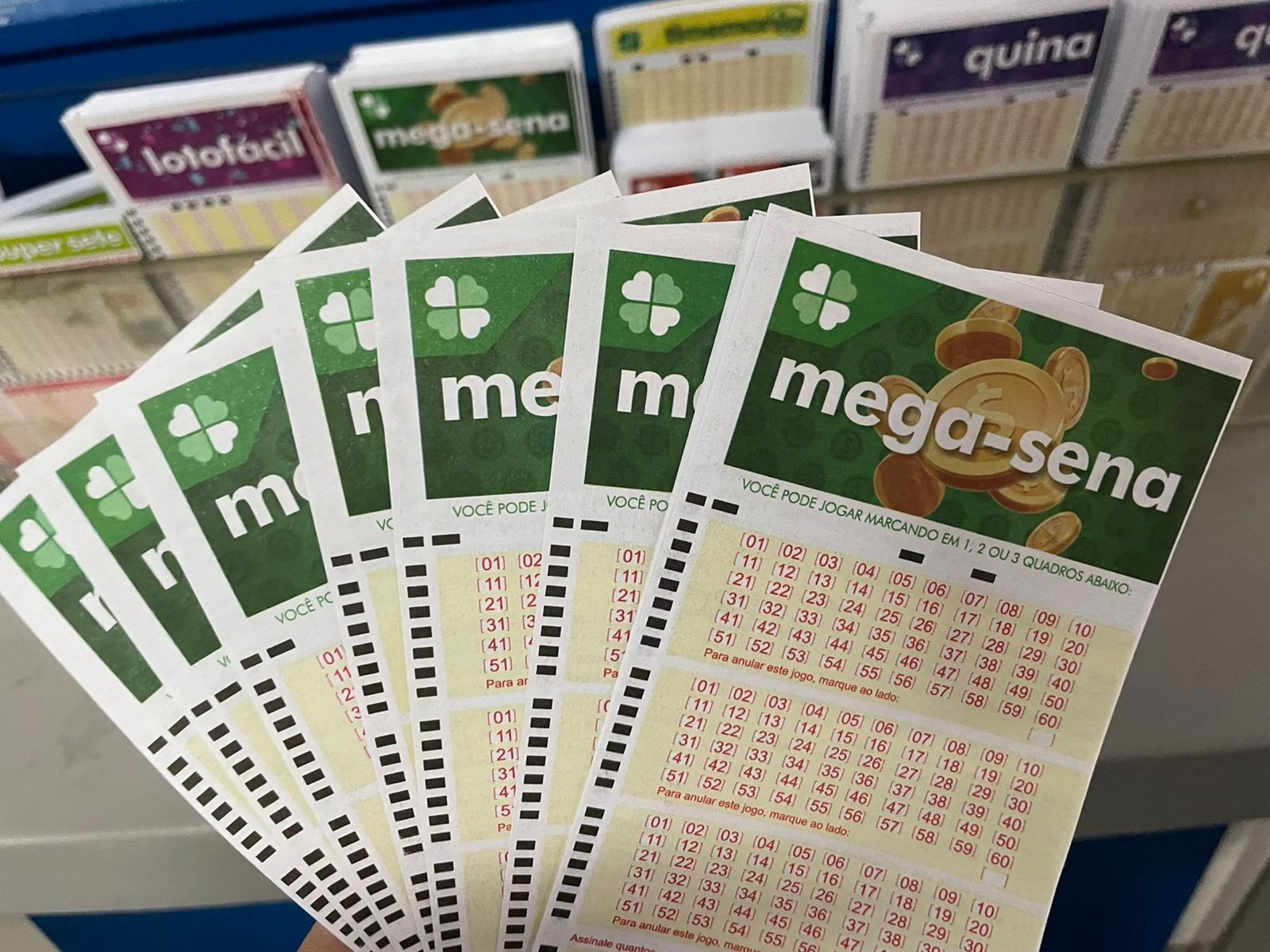Mega-Sena pode pagar R$ 32 milhões neste sábado; g1 transmite ao vivo
