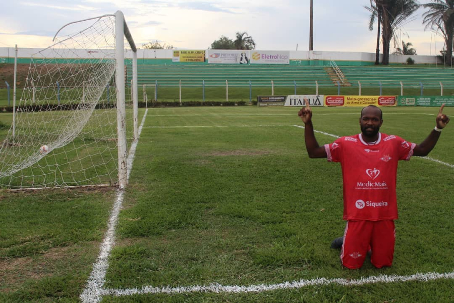 Ex-atacante de Baré e São Raimundo, venezuelano Júnior Osias mira retorno ao futebol profissional
