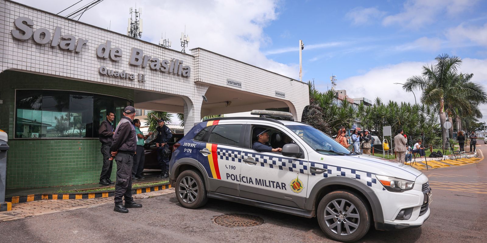 PGR vai analisar posse de arma por Bolsonaro em prisão domiciliar