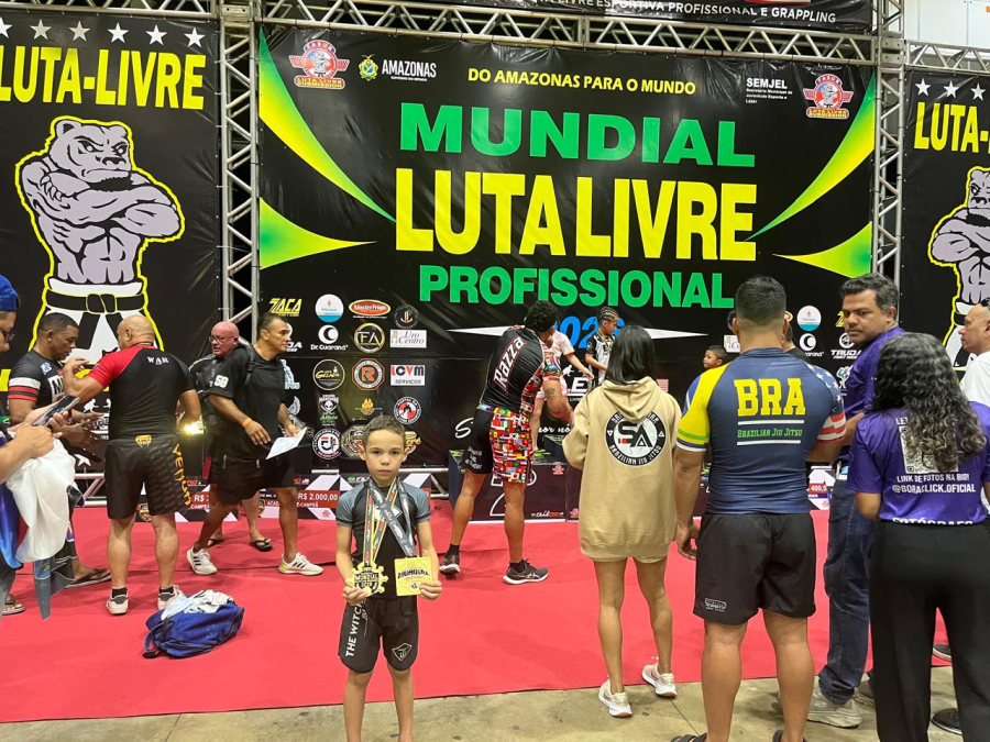 Roraimense de apenas 7 anos de idade é bicampeão mundial de luta livre