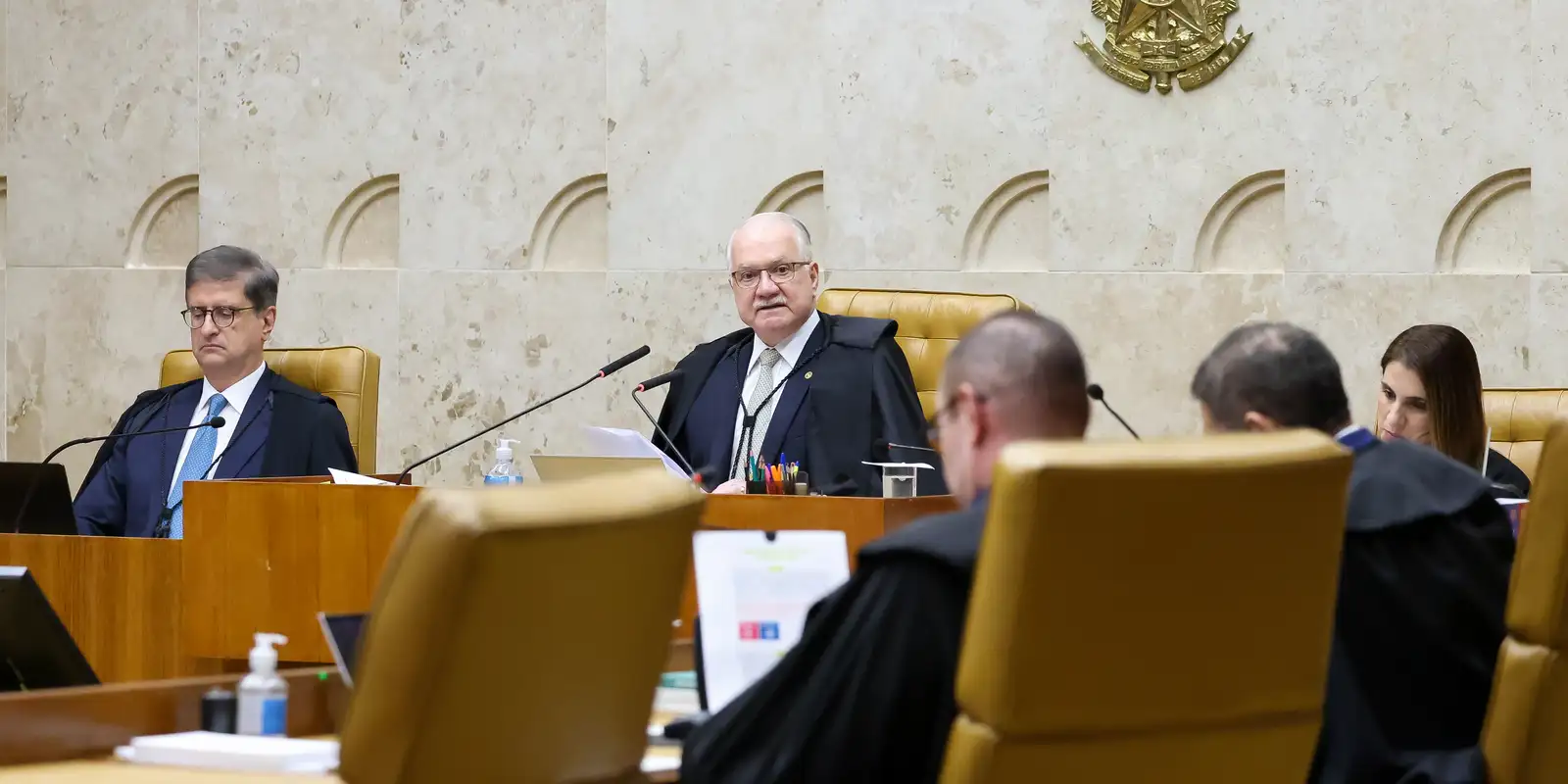 No retorno aos trabalhos, Fachin diz que críticas fortalecem o Supremo