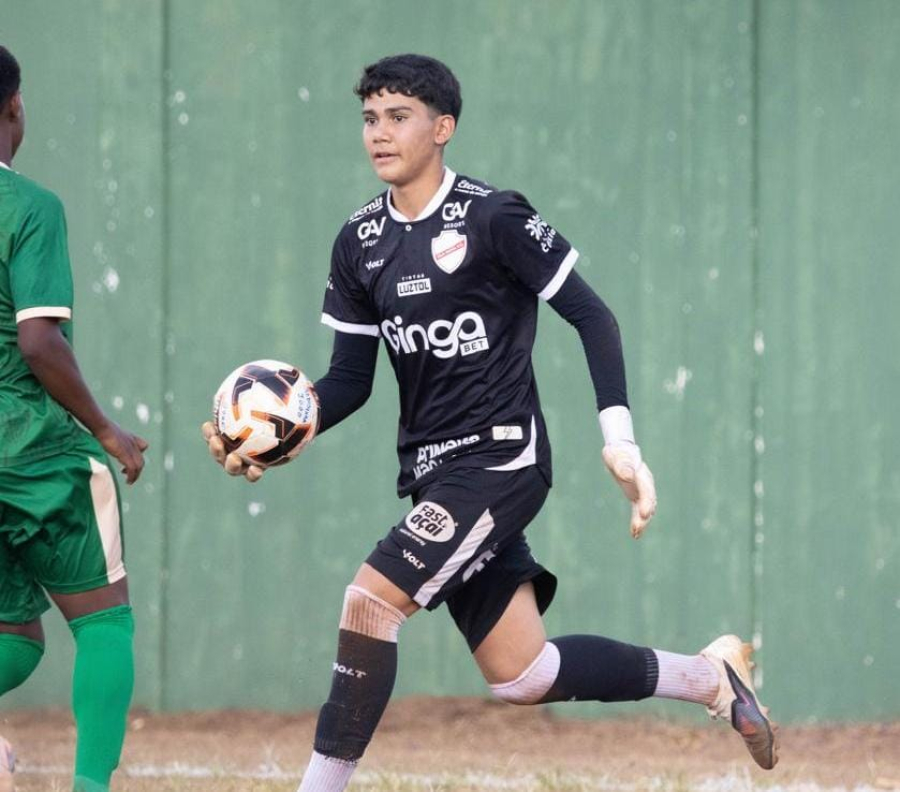 Goleiro roraimense Davi Medeiros de 15 anos de idade é relacionado no juvenil do Vila Nova-GO