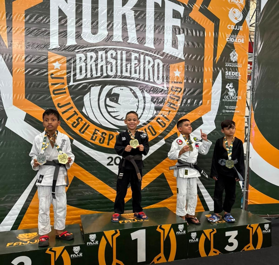 Fenômeno dos tatames, roraimense Tiago Tigre de Aço de apenas de 7 anos fatura ouro do Norte Brasileiro 