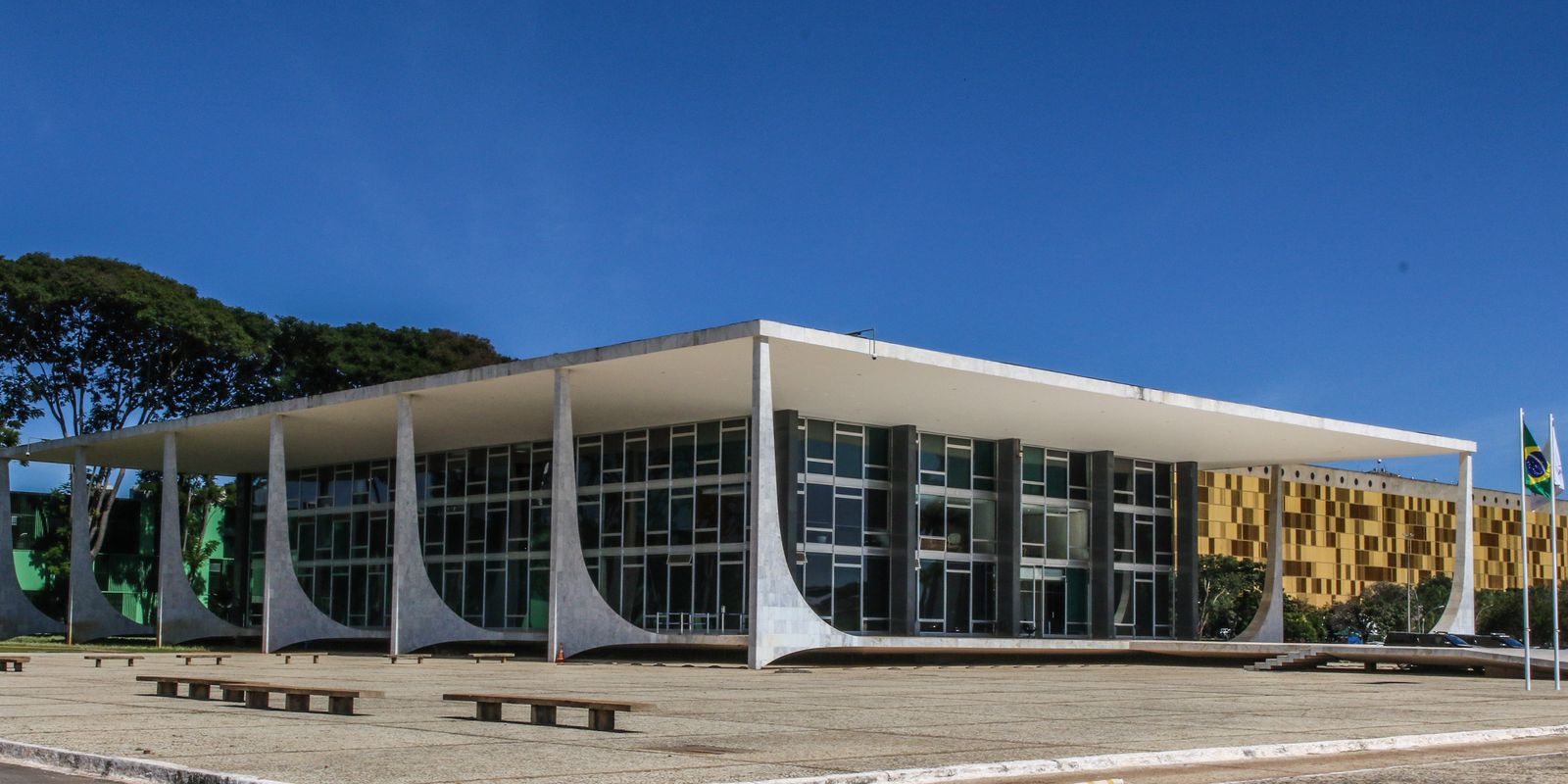 STF garante Justiça gratuita para quem ganha até R$ 5 mil por mês