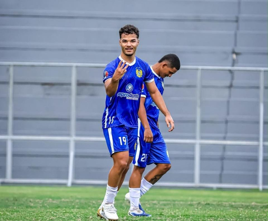Centroavante roraimense Jean Moraes estreia pelo Nacional com direito a hat-trick