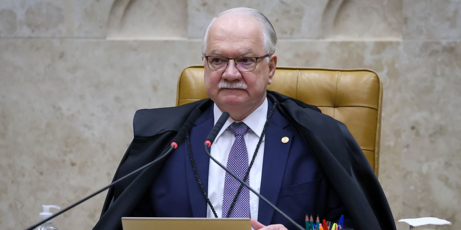 Fachin rejeita afastar Dino de processos contra Flávio Bolsonaro