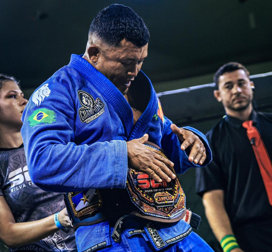 Professor Wellynthon Noronha vence Ricardinho por finalização no Silva Combat Fight e conquista cinturão